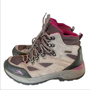 High Sierra Boots Women Size 75 Trekker 